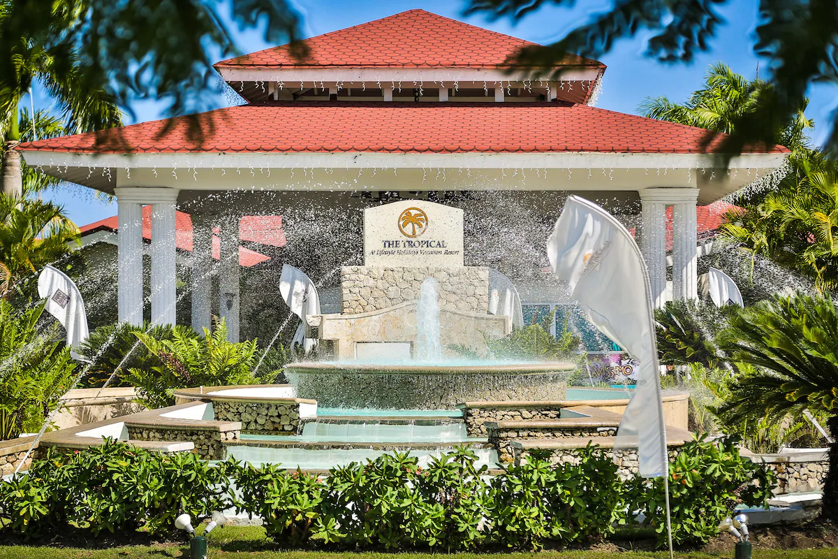 The Tropical at Lifestyle resort entrance with fountain